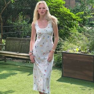 Rumored White Floral Midi Dress